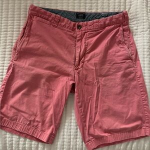 Men J crew short in coral